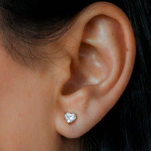 Load image into Gallery viewer, 18k Gold Genuine Diamond (Half Pair) Heart Solitaire Stud Earring in White Yellow Rose Gold for Women and Girls