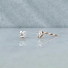 Load image into Gallery viewer, 18k Gold Genuine Diamond (Half Pair) Heart Solitaire Stud Earring in White Yellow Rose Gold for Women and Girls