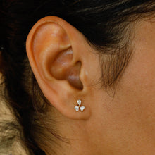 Load image into Gallery viewer, Single (Half Pair) 18k Solid Gold Genuine Natural Diamond  Heart and Pear Shape Stud Earring