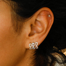 Load image into Gallery viewer, Single (Half Pair) 18k Solid Gold Genuine Natural Diamond Link Design Huggy Hoop Earring