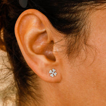 Load image into Gallery viewer, Pair of 18k Solid Gold Genuine Natural Diamond Heart Clover Shape Stud Earring