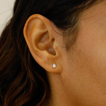 Load image into Gallery viewer, Single (Half Pair) 18k Solid Gold Genuine Natural Pear Shaped Diamond Low Profile Stud Earrings
