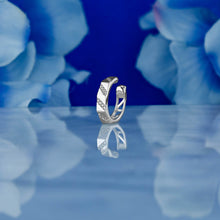 Load image into Gallery viewer, Single (Half Pair) 14k Solid Gold Genuine Natural Diamond Non-Pierce Striped Ear Cuff