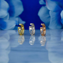 Load image into Gallery viewer, Single (Half Pair) 14k Solid Gold Genuine Natural Diamond Non-Pierce Striped Ear Cuff