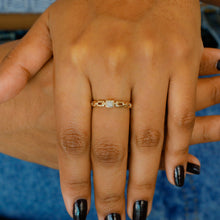 Load image into Gallery viewer, 14k Yellow Gold Natural Diamond Baguette Oval Link Ring