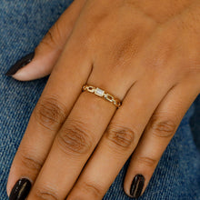 Load image into Gallery viewer, 14k Yellow Gold Natural Diamond Baguette Oval Link Ring