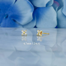 Load image into Gallery viewer, Single (Half Pair) 14k Solid Gold Natural Diamond Small Clover Flower Cluster Stud Earrings