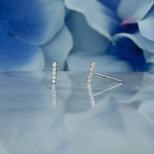 Load image into Gallery viewer, Single (Half Pair) 18k Solid Gold Natural Diamond Bar Line Earrings