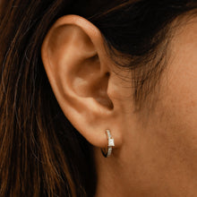 Load image into Gallery viewer, Single (Half Pair) 18k Solid Gold Natural Diamond Baguette Center Huggy Hoop Earrings