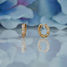 Load image into Gallery viewer, Single (Half Pair) 18k Solid Gold Natural Diamond Pavé Twist Rope Huggy Hoop Earring