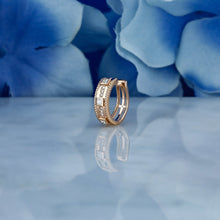 Load image into Gallery viewer, Single (Half Pair) 14k Solid Gold Natural Diamond Princess Round  Non-Pierce Ear Cuff with Rope Border
