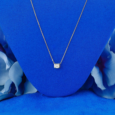18k Solid Gold .18ct Natural Diamond Emerald Cut Solitaire Bezel Set Necklace